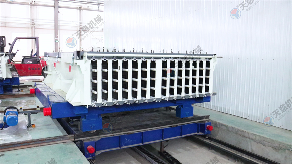 墻板機(jī)可生產(chǎn)多類型輕質(zhì)隔墻板丨天意隔墻板設(shè)備介紹